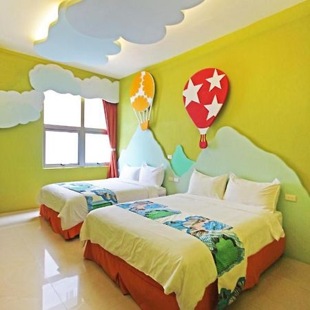 Fun Trip - Little Castle & Oscar B&B T'ai-tung エクステリア 写真
